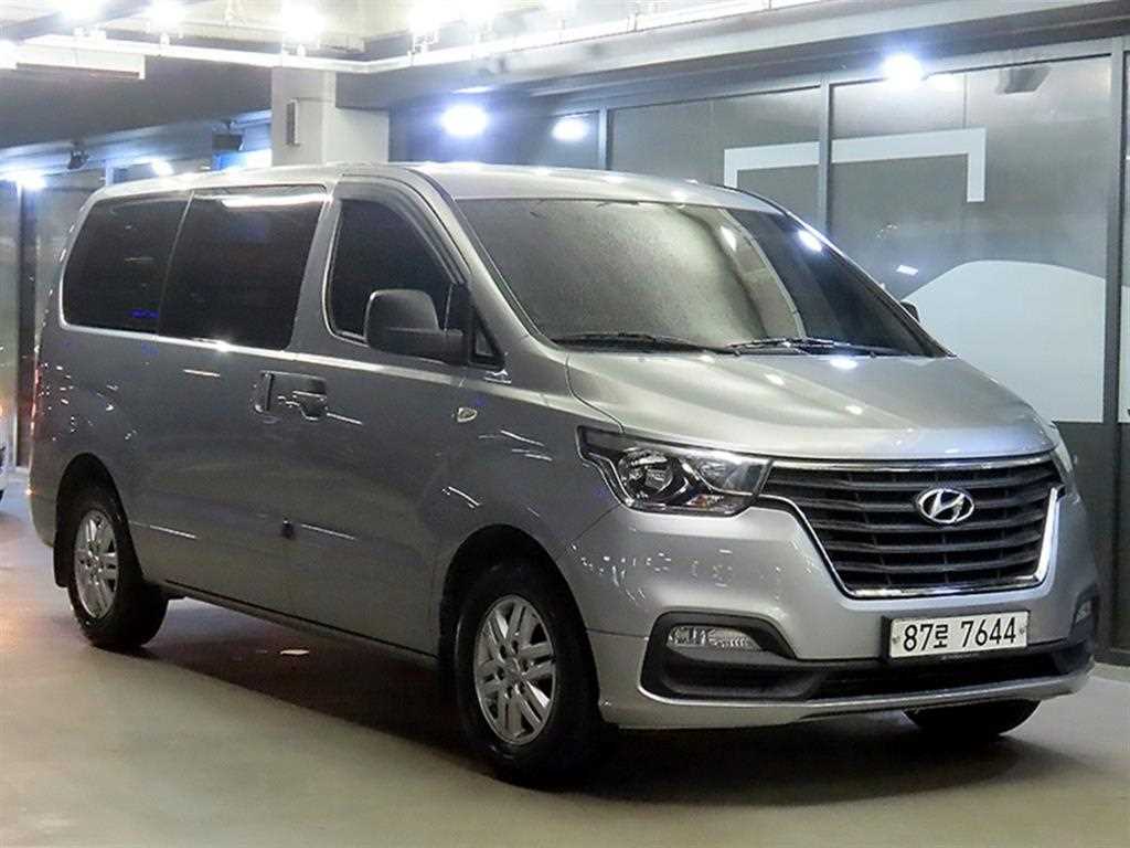 HYUNDAI Starex 2018