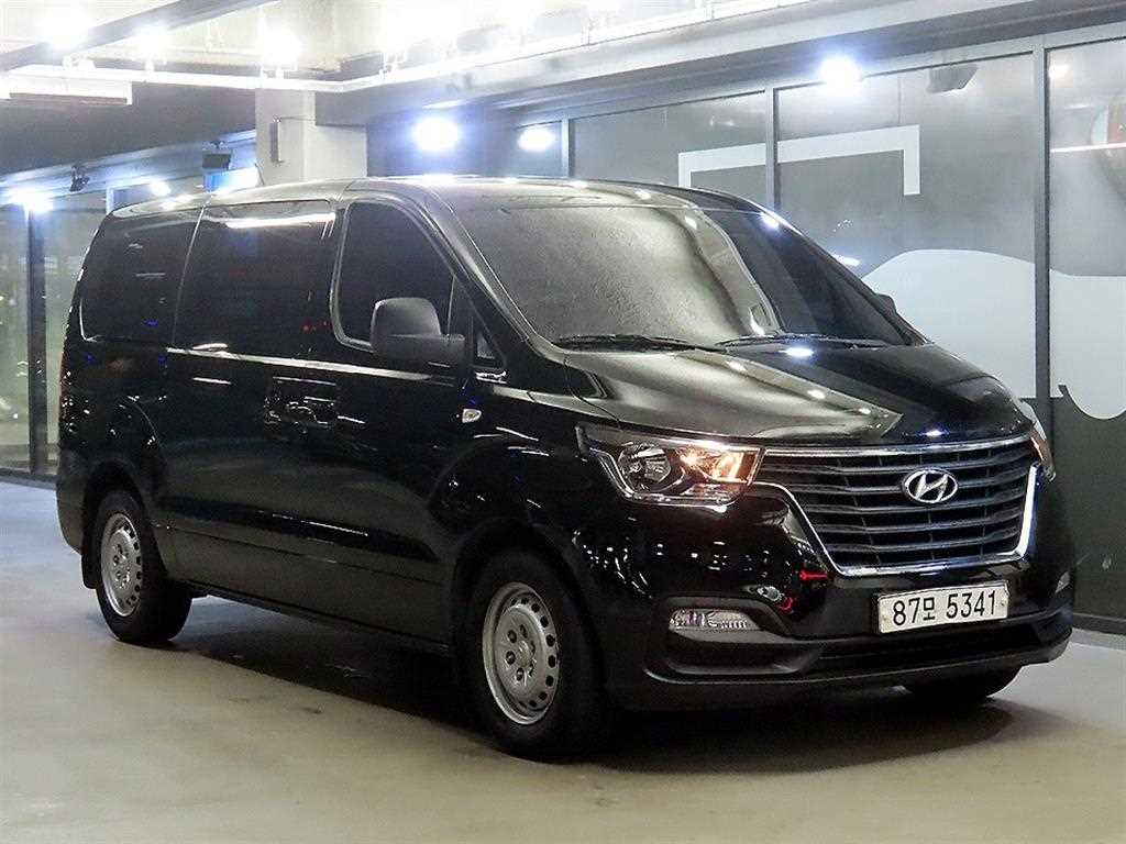 HYUNDAI Starex 2019
