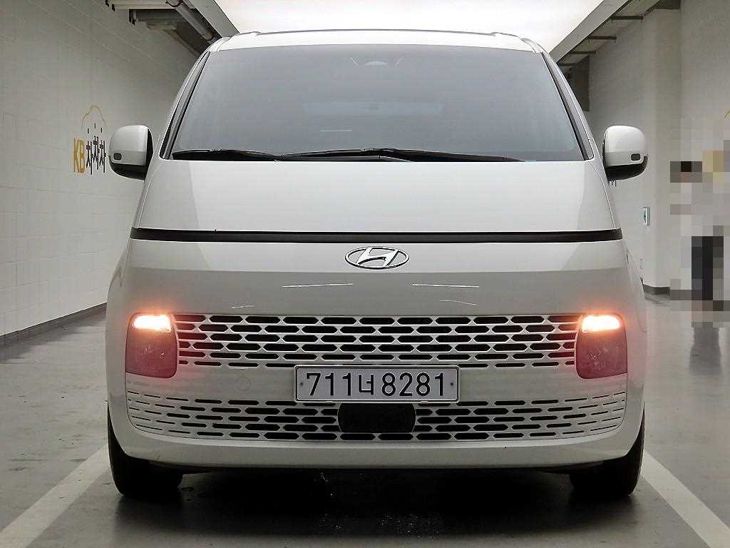 HYUNDAI Staria 2022 — Zona Franca Iquique