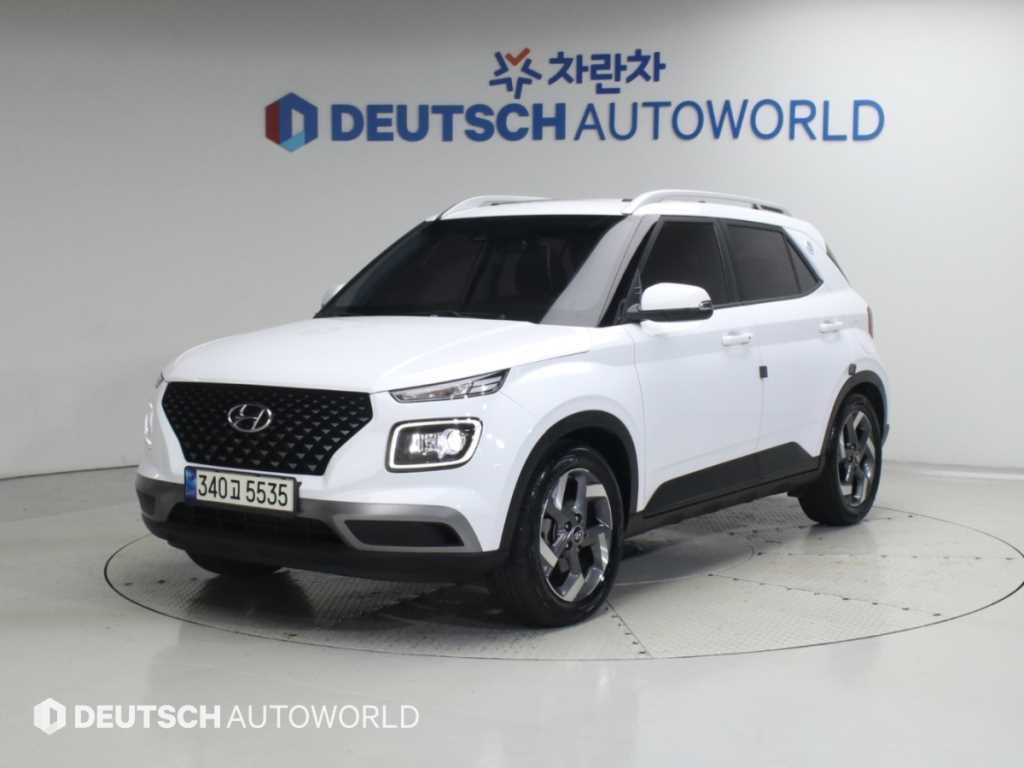 HYUNDAI Venue