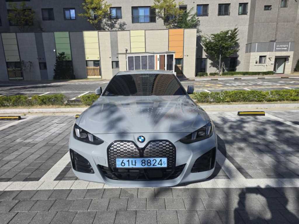BMW i4