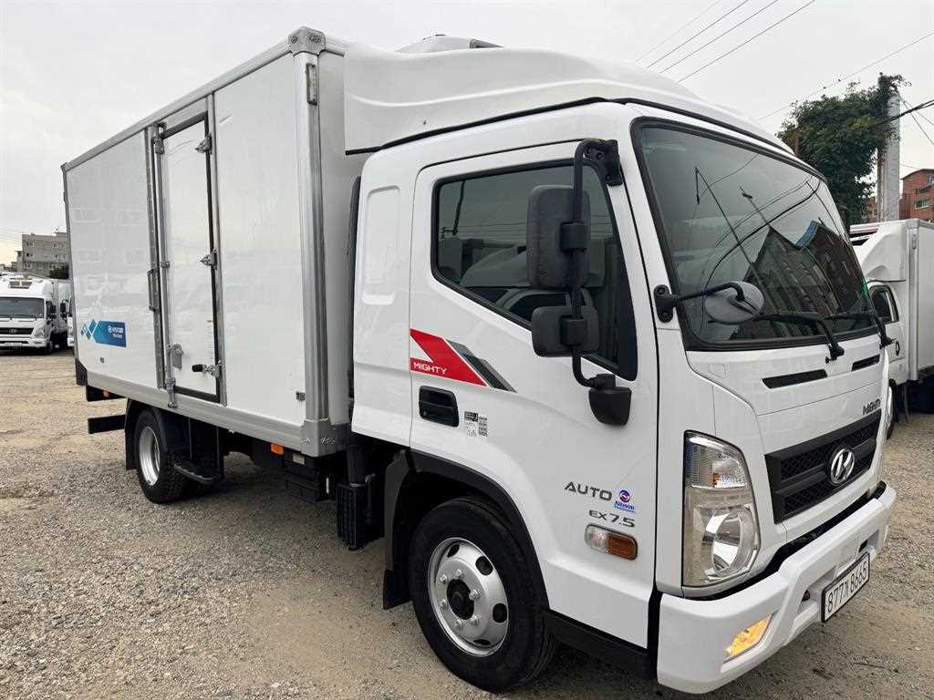medium and large cargo truck