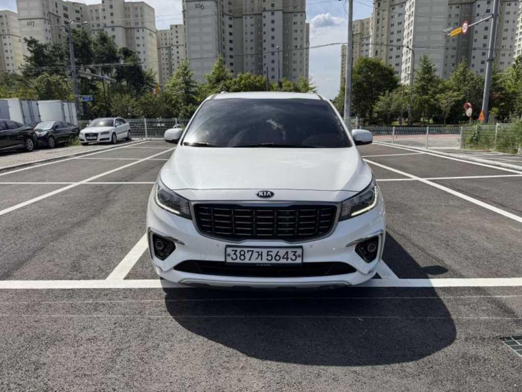 KIA Carnival