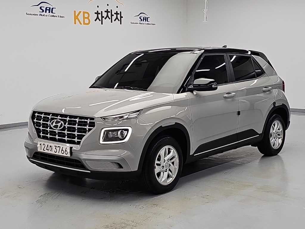 HYUNDAI Venue