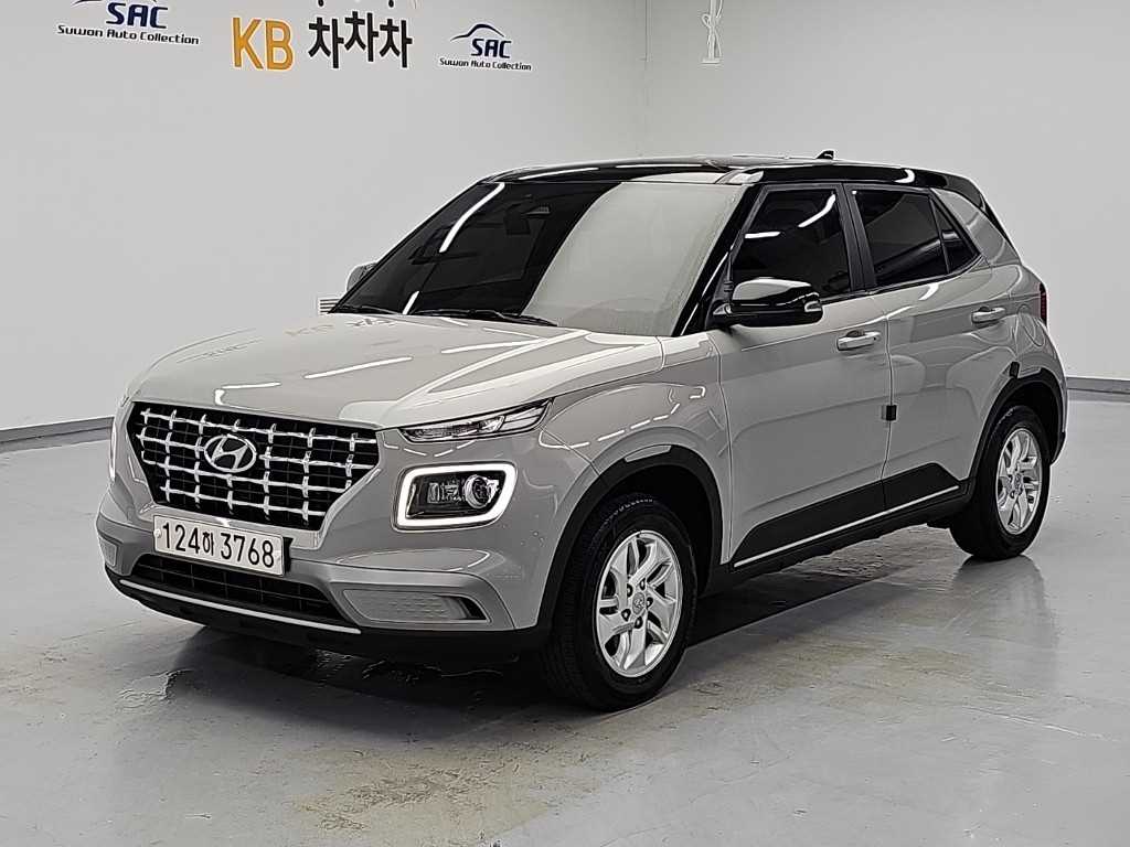 HYUNDAI Venue