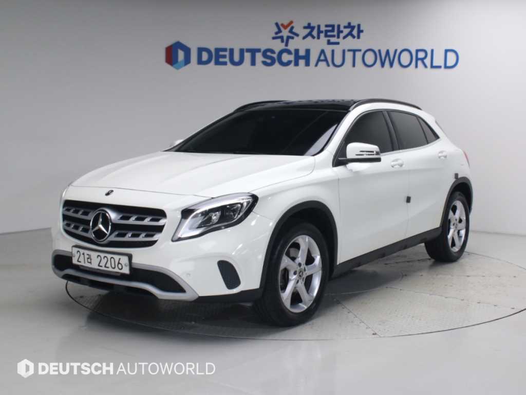 Mercedes Benz GLA Class