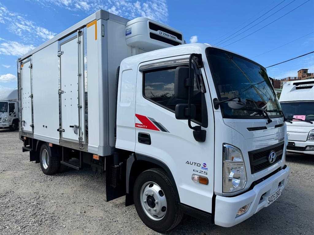 medium and large cargo truck