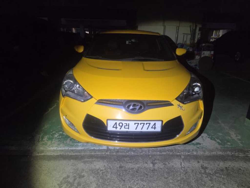 HYUNDAI Veloster
