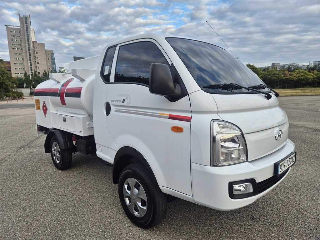 Small Truck Rori (an oil tank/Moving Gas/Home)