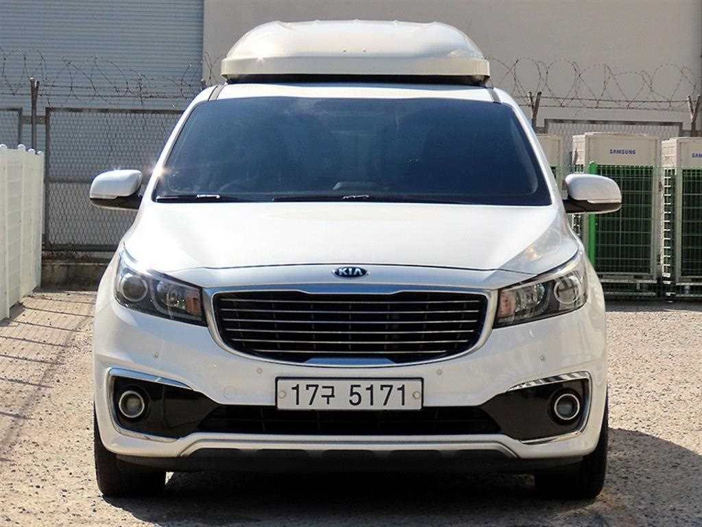 KIA Carnival 2015 — Zona Franca Iquique