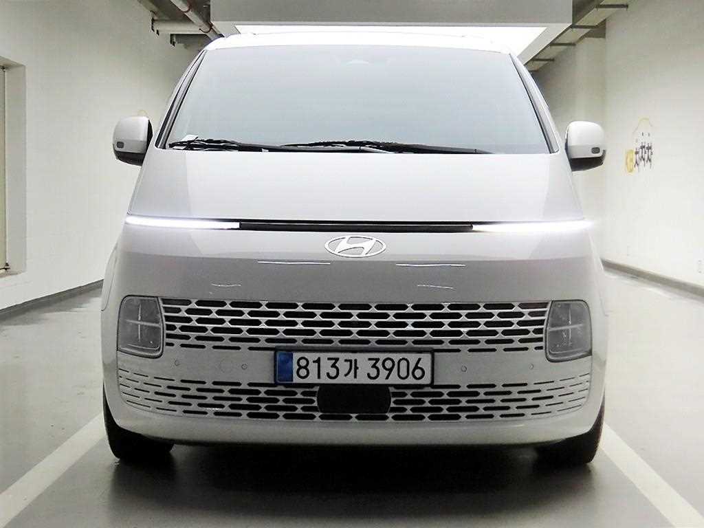 HYUNDAI Staria 2025 — Zona Franca Iquique