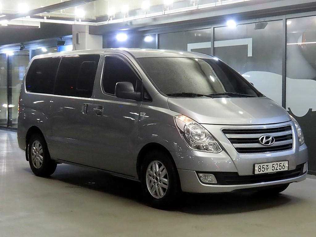 HYUNDAI Starex 2017 — Zona Franca Iquique