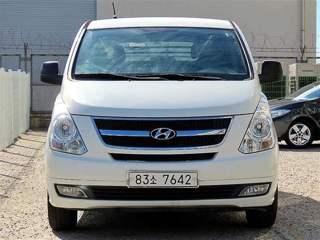 HYUNDAI Starex 2011
