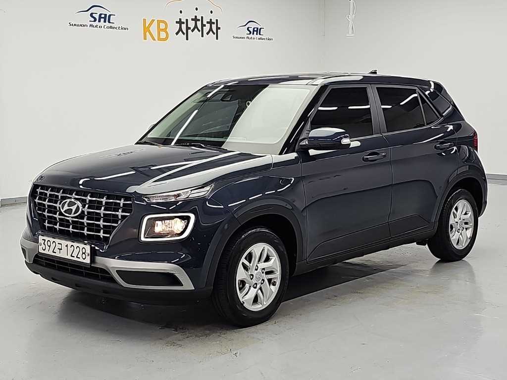 HYUNDAI Venue