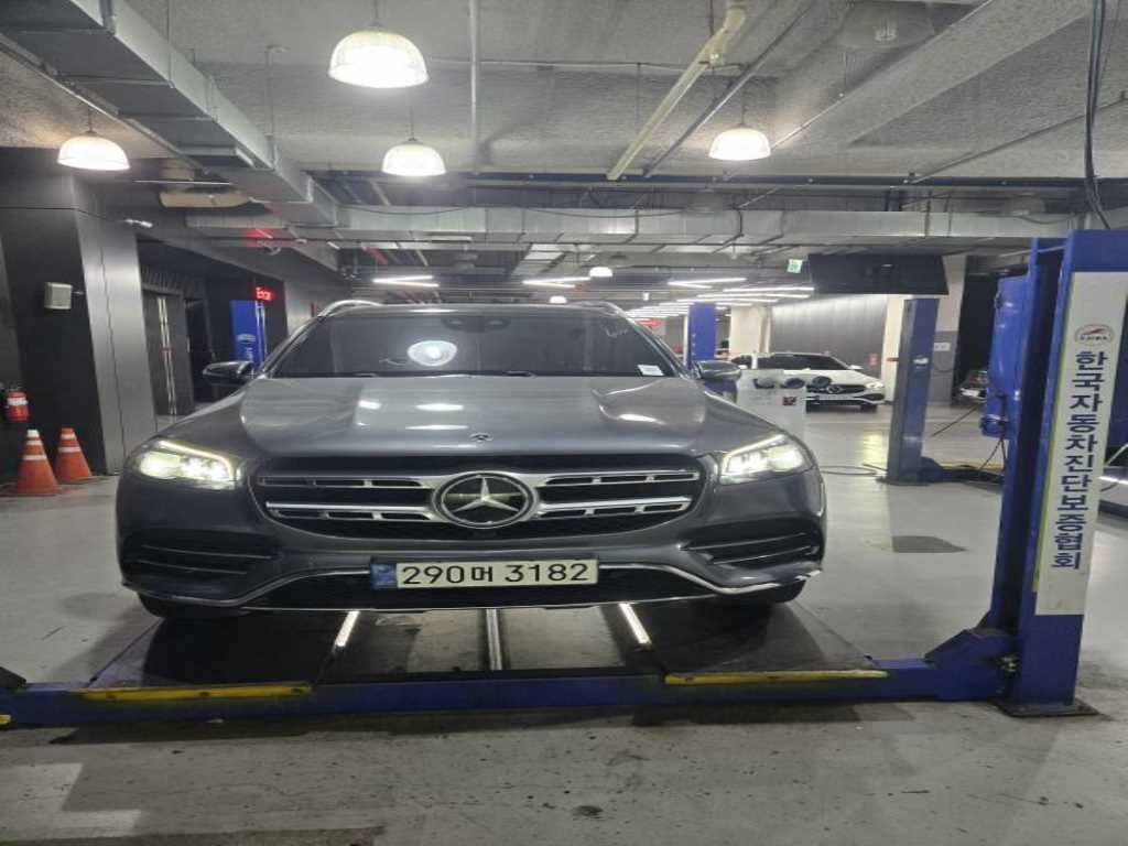 Mercedes Benz GLS Class