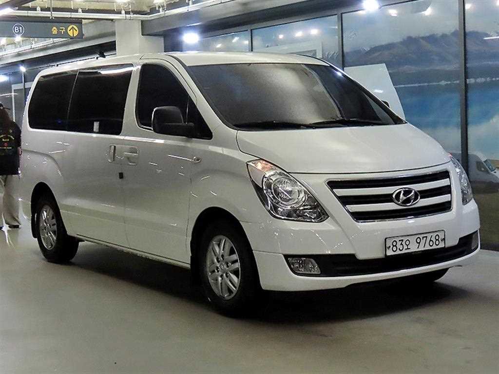 HYUNDAI Starex