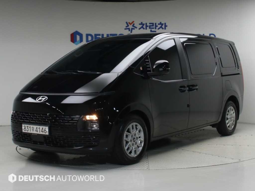 HYUNDAI Staria 2025 — Zona Franca Iquique