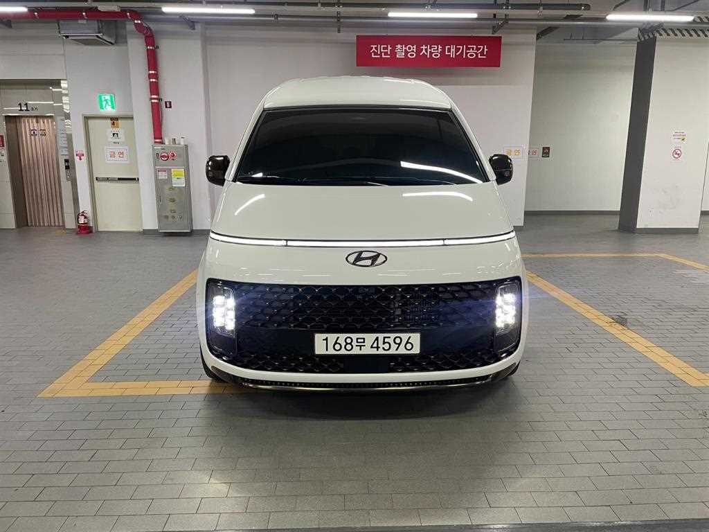 HYUNDAI Staria 2022 — Zona Franca Iquique