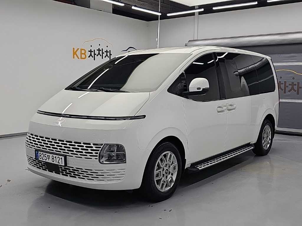 HYUNDAI Staria 2025 — Zona Franca Iquique