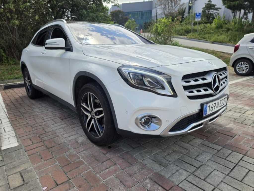 Mercedes Benz GLA Class