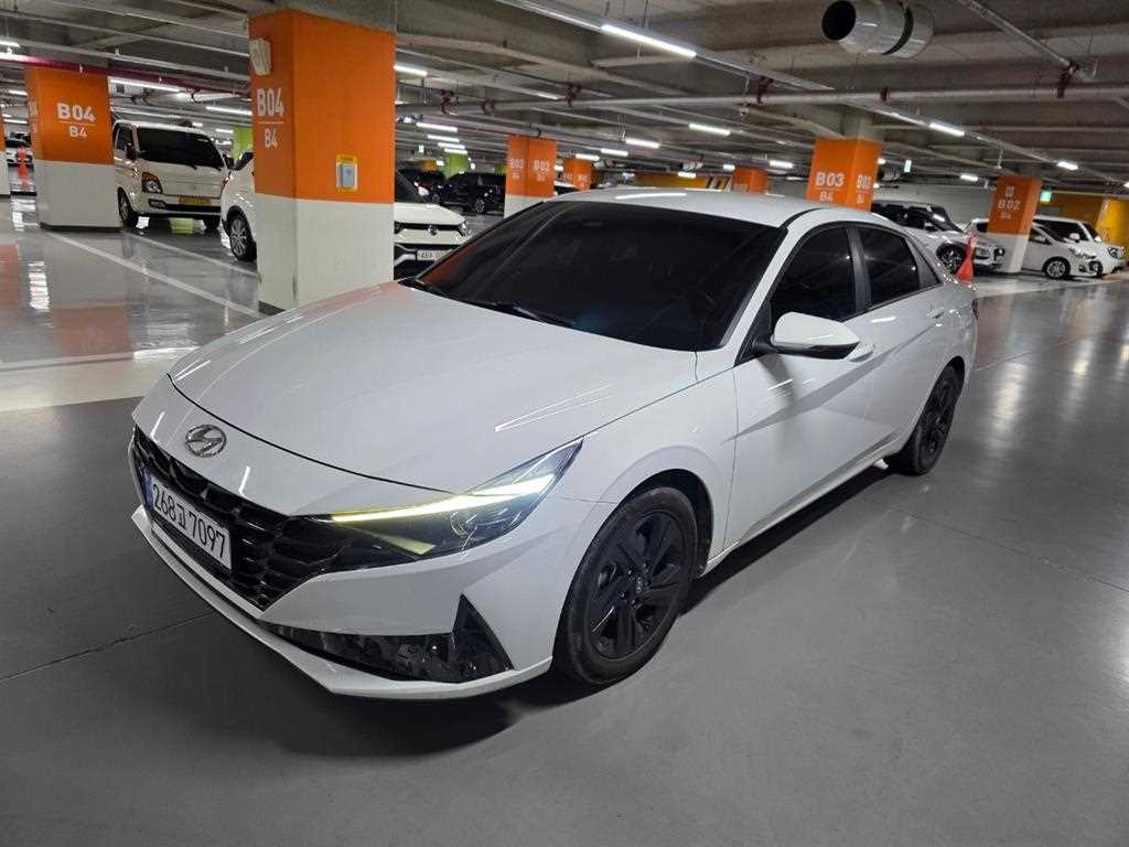 HYUNDAI Avante