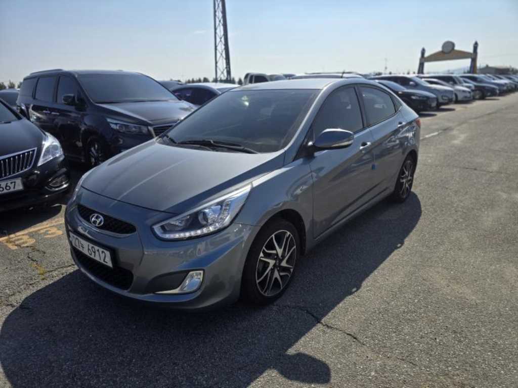 HYUNDAI Accent