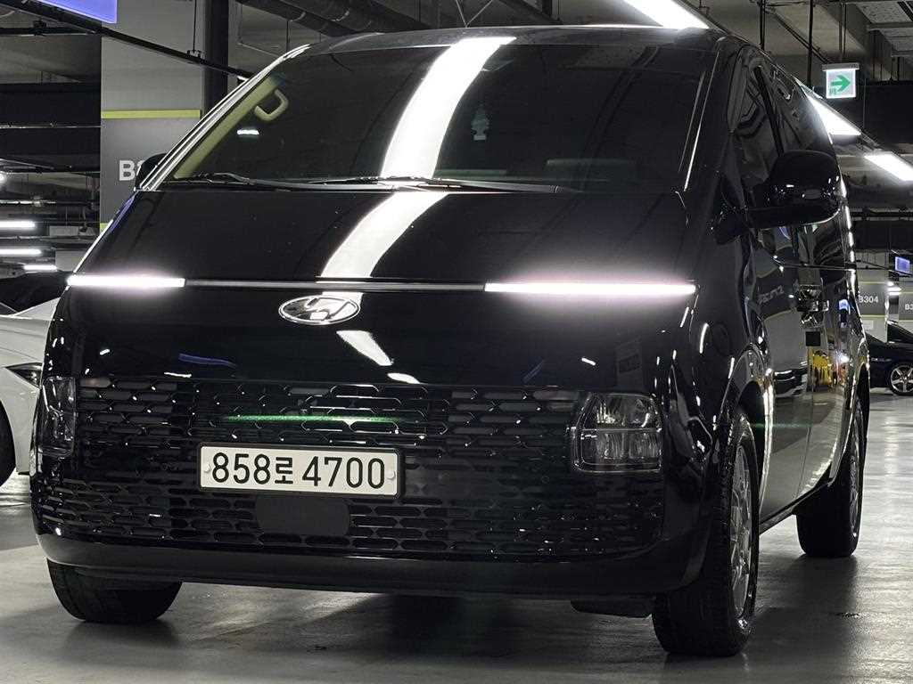 HYUNDAI Staria 2023 — Zona Franca Iquique