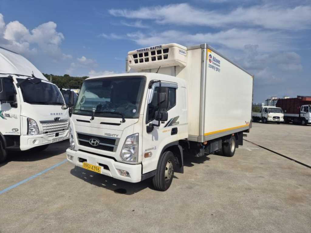 medium and large cargo truck