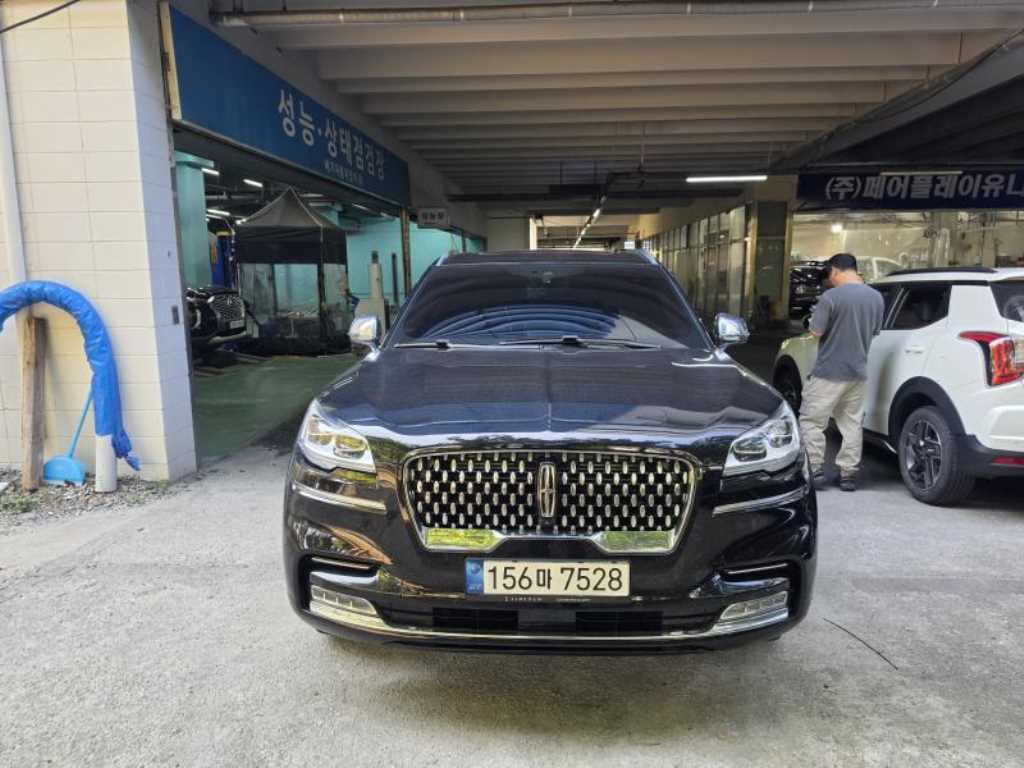 Lincoln Aviator