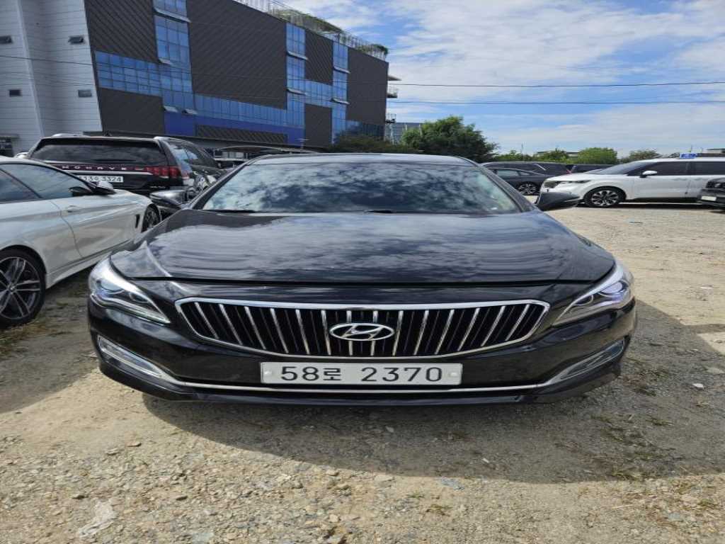 HYUNDAI Aslan