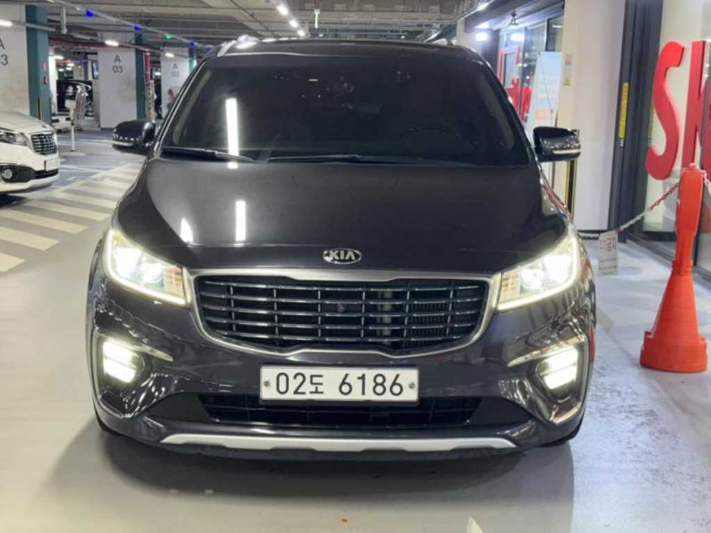 KIA Carnival