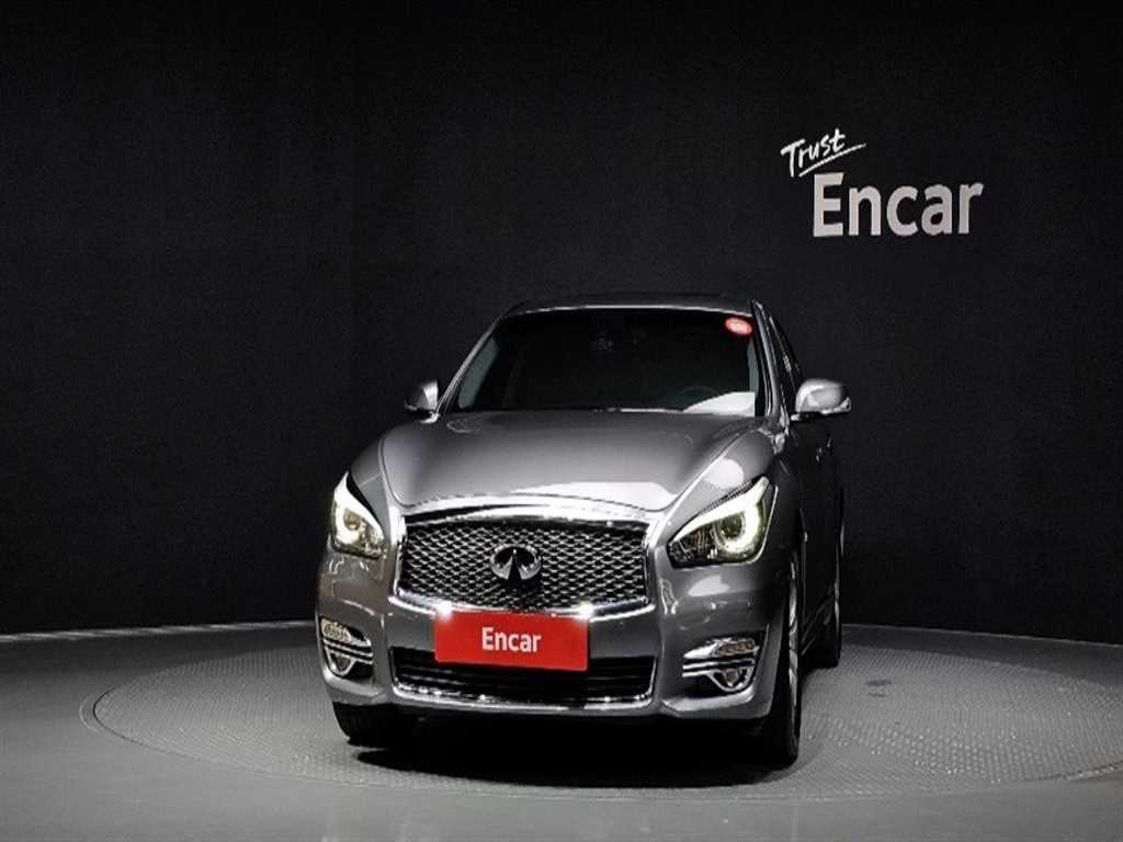 Infiniti Q