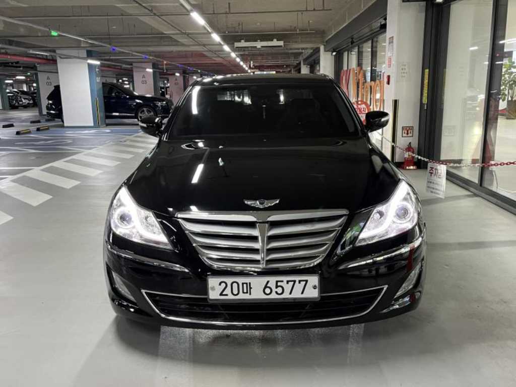 HYUNDAI Genesis