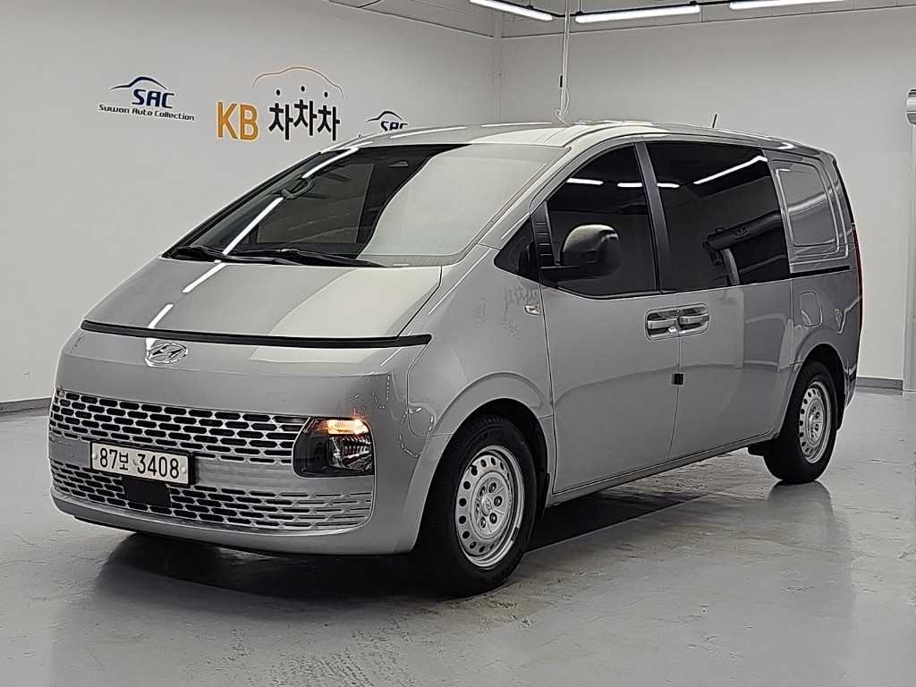 HYUNDAI Staria 2022 — Zona Franca Iquique