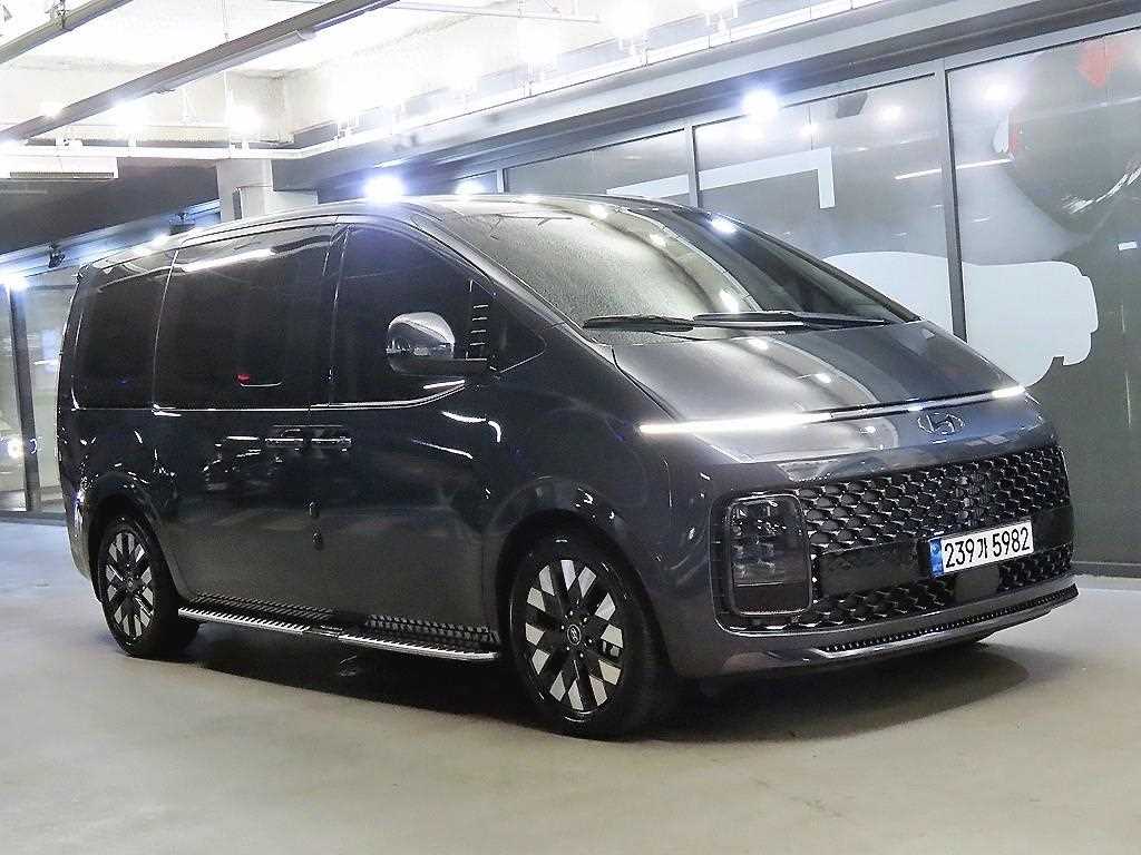 HYUNDAI Staria 2023 — Zona Franca Iquique