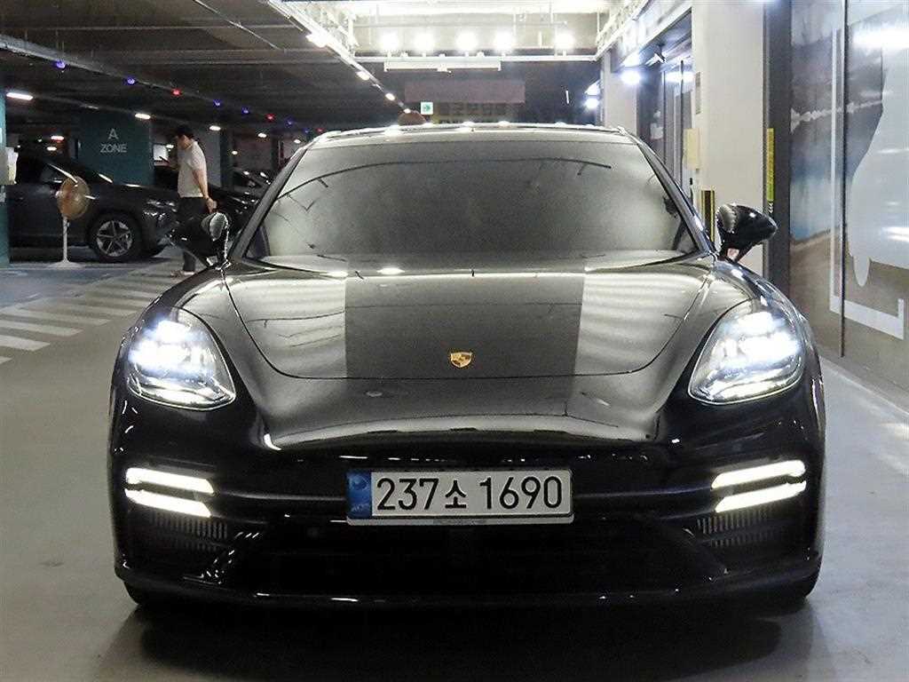 Porsche Panamera 2021 — Zona Franca Iquique