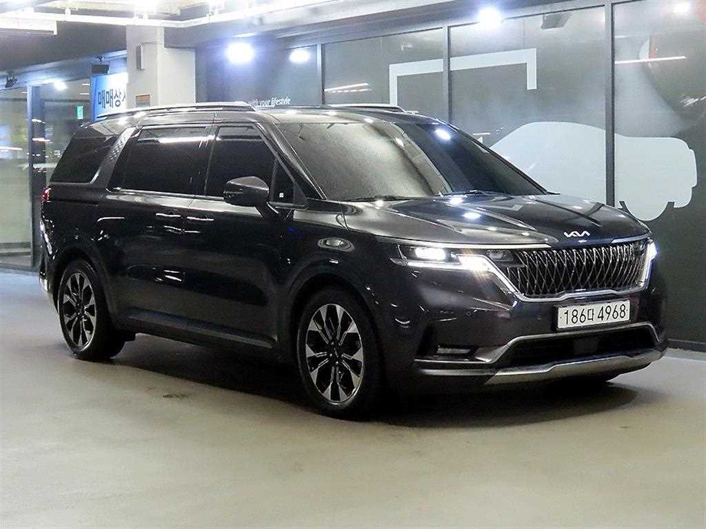 KIA Carnival 2023 — Zona Franca Iquique