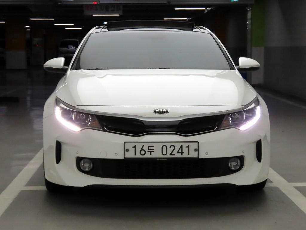 KIA K5 2017 — Zona Franca Iquique