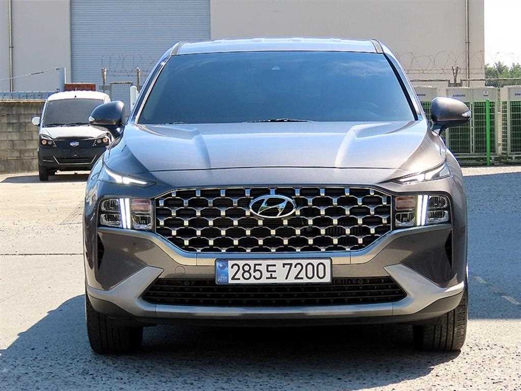 HYUNDAI Santa Fe 2023 — Zona Franca Iquique