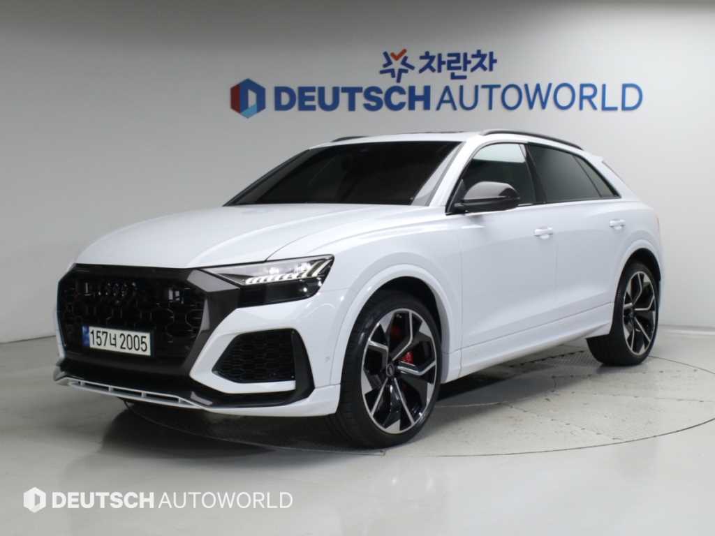 Audi RSQ8