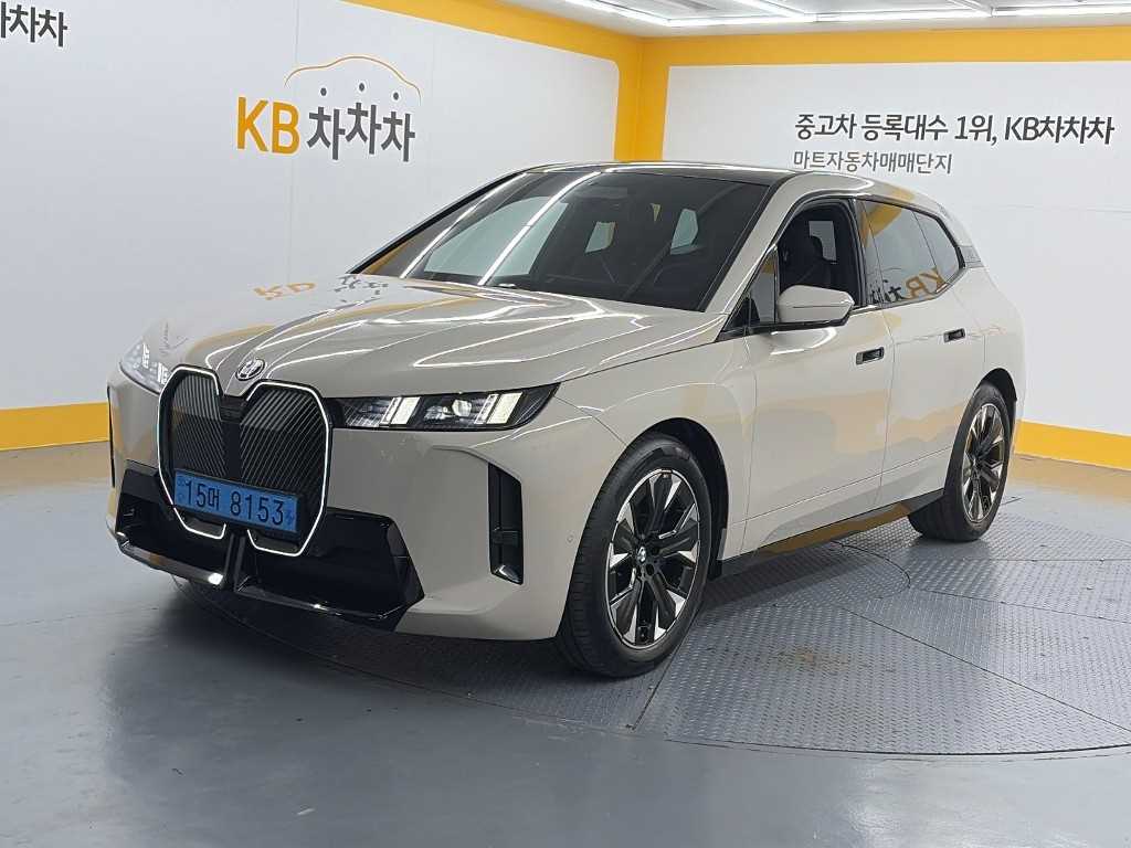 BMW iX