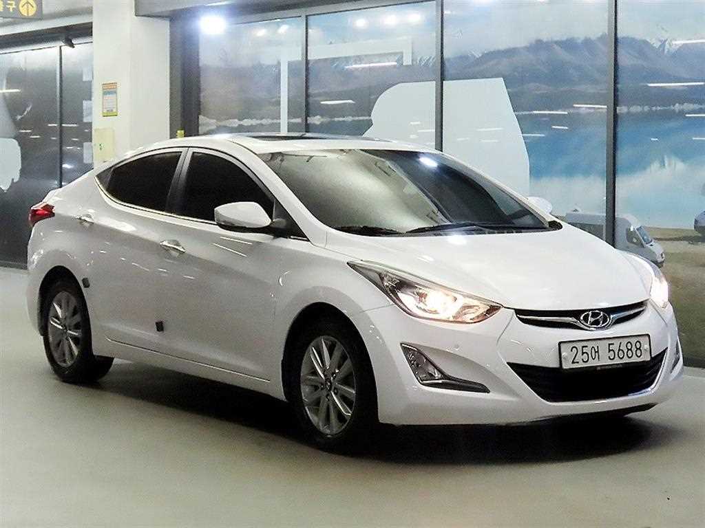 HYUNDAI Avante 2015 — Zona Franca Iquique