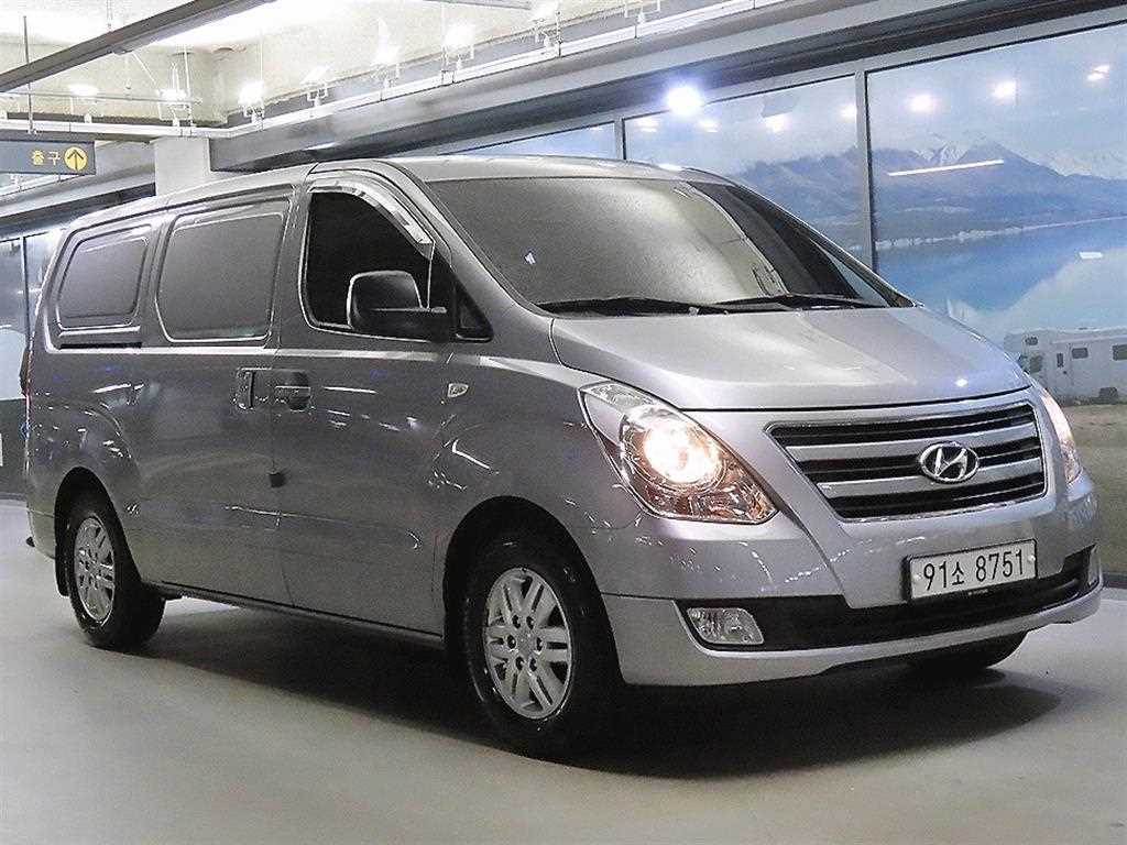 HYUNDAI Starex 2017