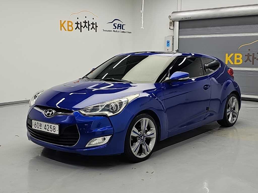 HYUNDAI Veloster