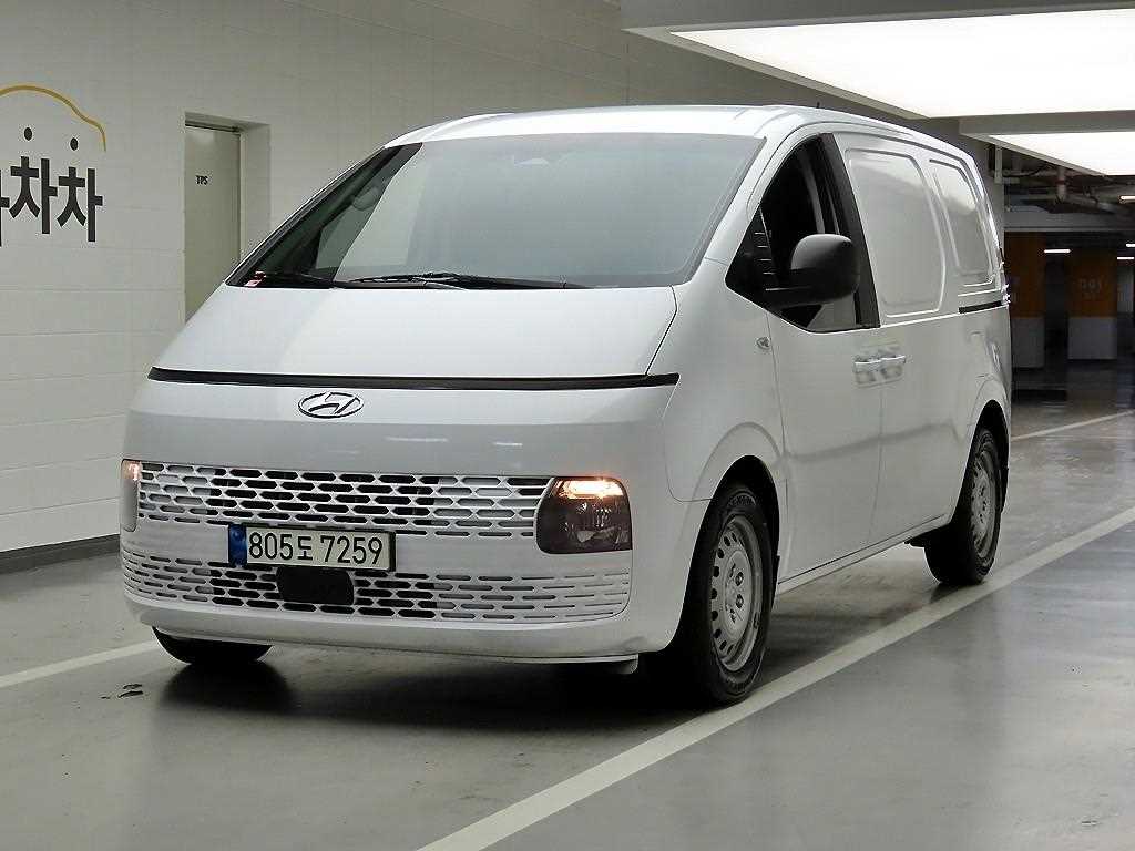 HYUNDAI Staria 2022 — Zona Franca Iquique