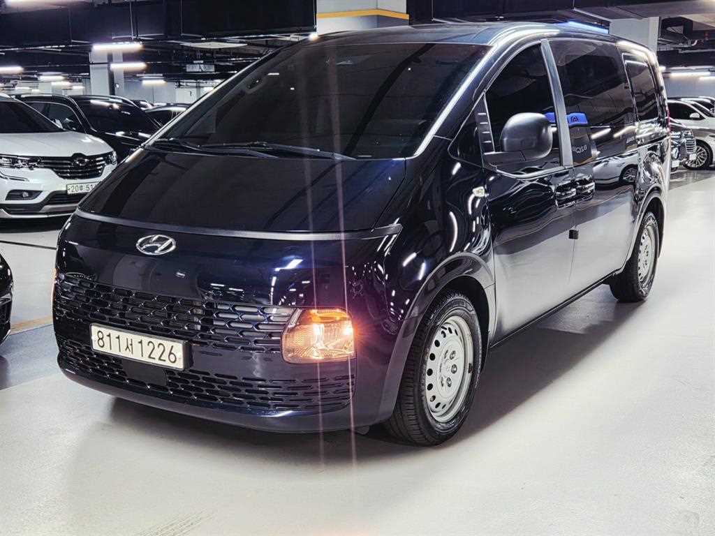 HYUNDAI Staria 2022 — Zona Franca Iquique