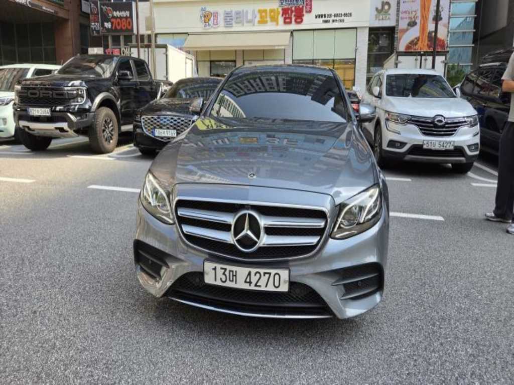 Mercedes Benz E class 2019 — Zona Franca Iquique