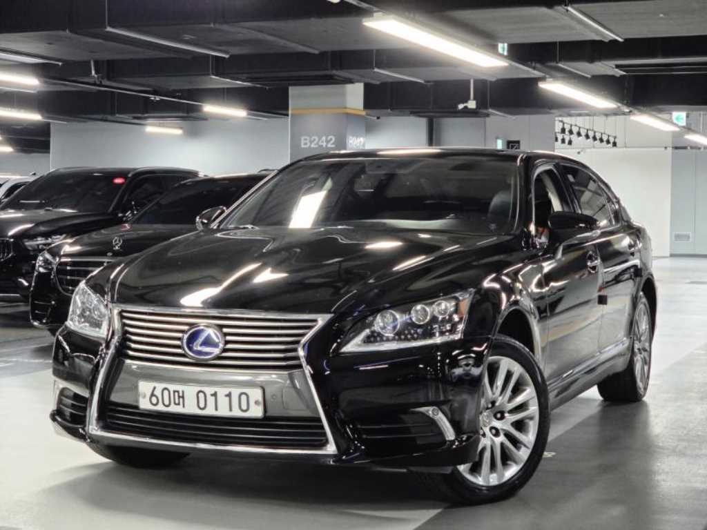 Lexus LS 5 seater