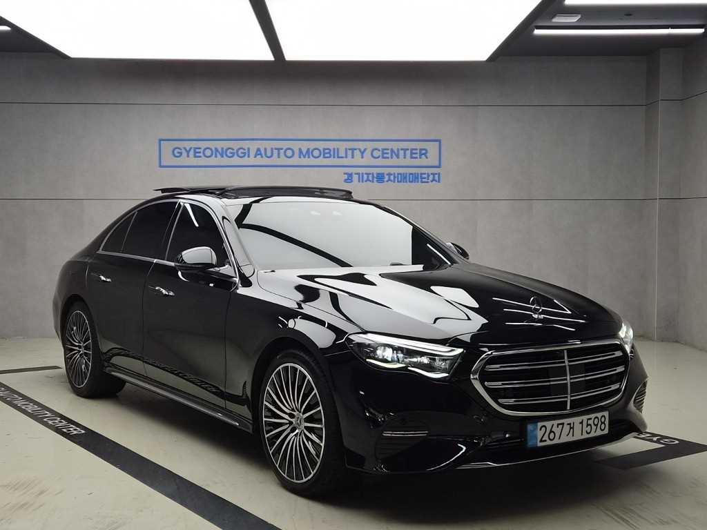 Mercedes Benz E class 2024 — Zona Franca Iquique
