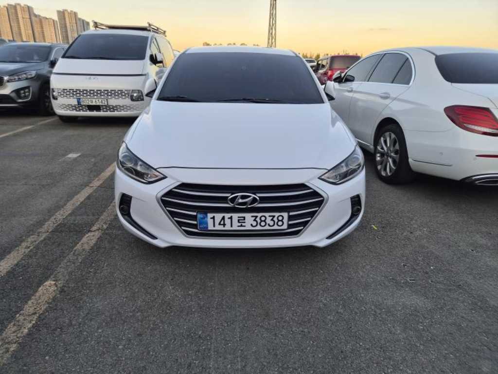 HYUNDAI Avante 2018 — Zona Franca Iquique